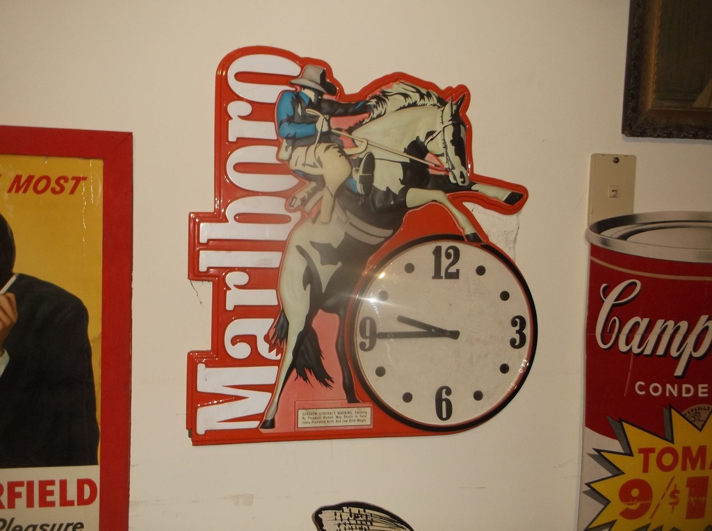 ADVERTISING AUCTION 100+ Signs